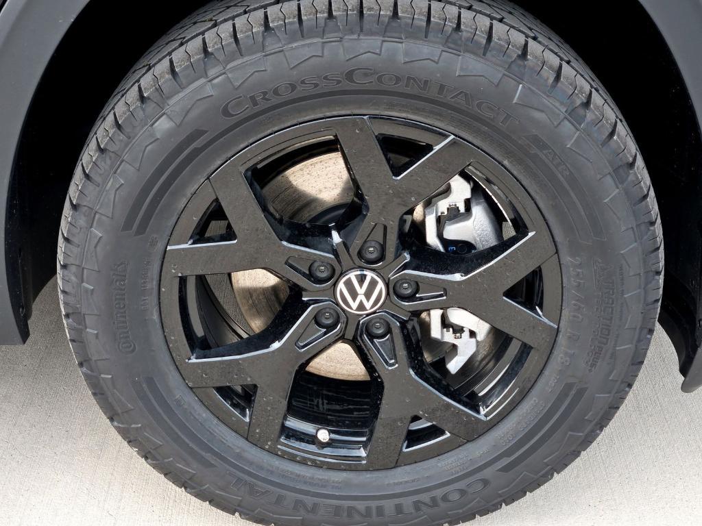 new 2025 Volkswagen Atlas car, priced at $44,251