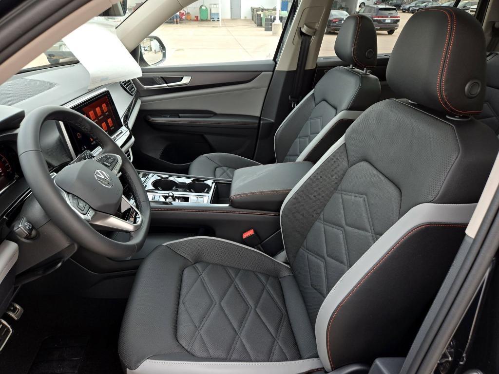 new 2025 Volkswagen Atlas car, priced at $44,251