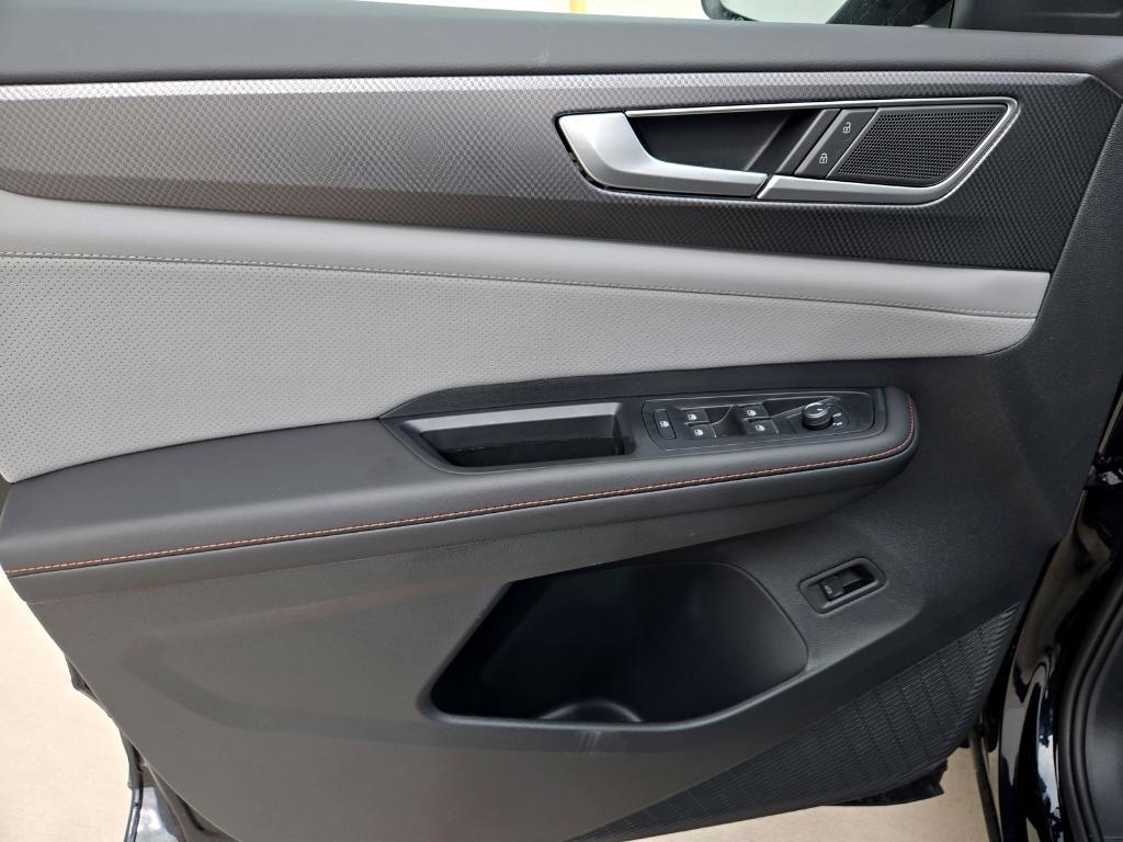 new 2025 Volkswagen Atlas car, priced at $44,251