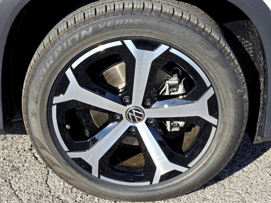 new 2026 Volkswagen Tiguan car, priced at $35,912