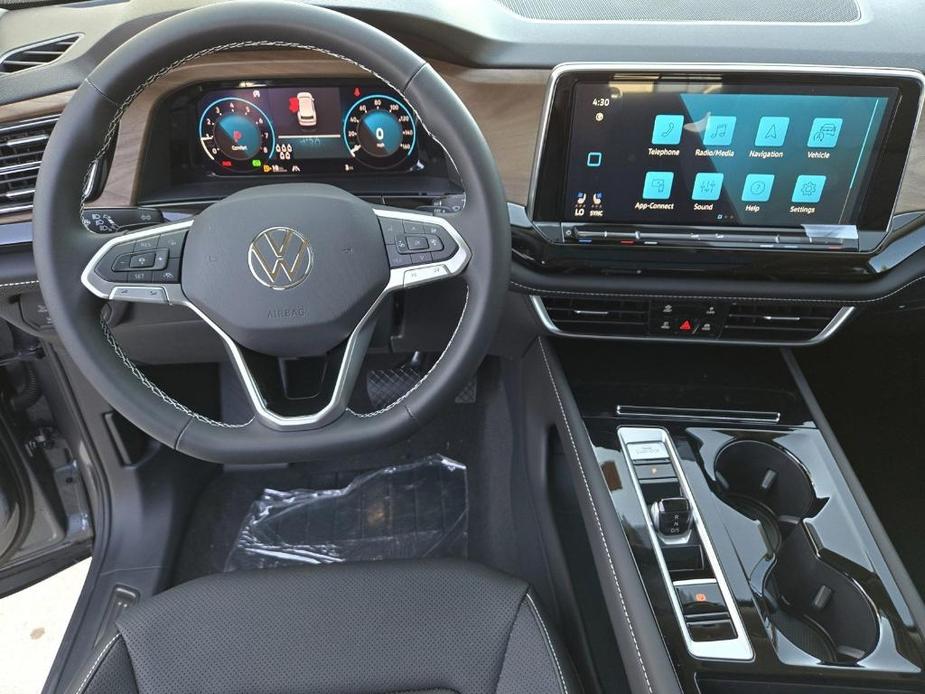 new 2024 Volkswagen Atlas car, priced at $40,261