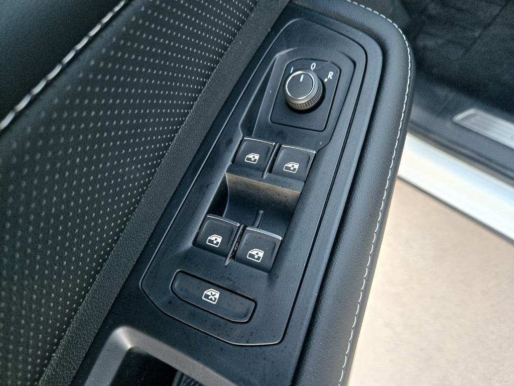 new 2026 Volkswagen Atlas Cross Sport car, priced at $42,510