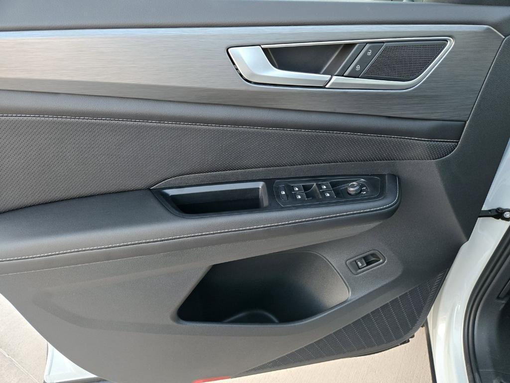 new 2026 Volkswagen Atlas Cross Sport car, priced at $42,510