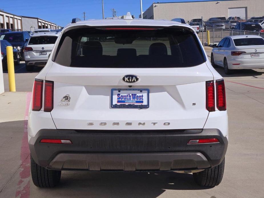 used 2021 Kia Sorento car, priced at $24,884