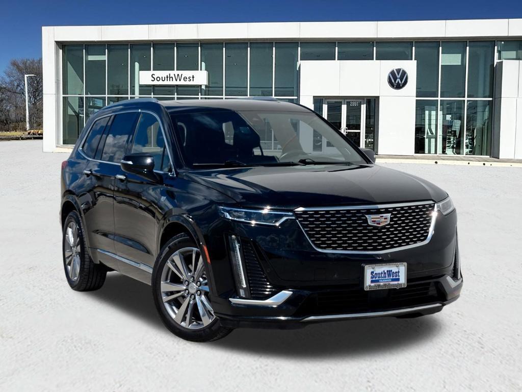 used 2022 Cadillac XT6 car, priced at $27,676