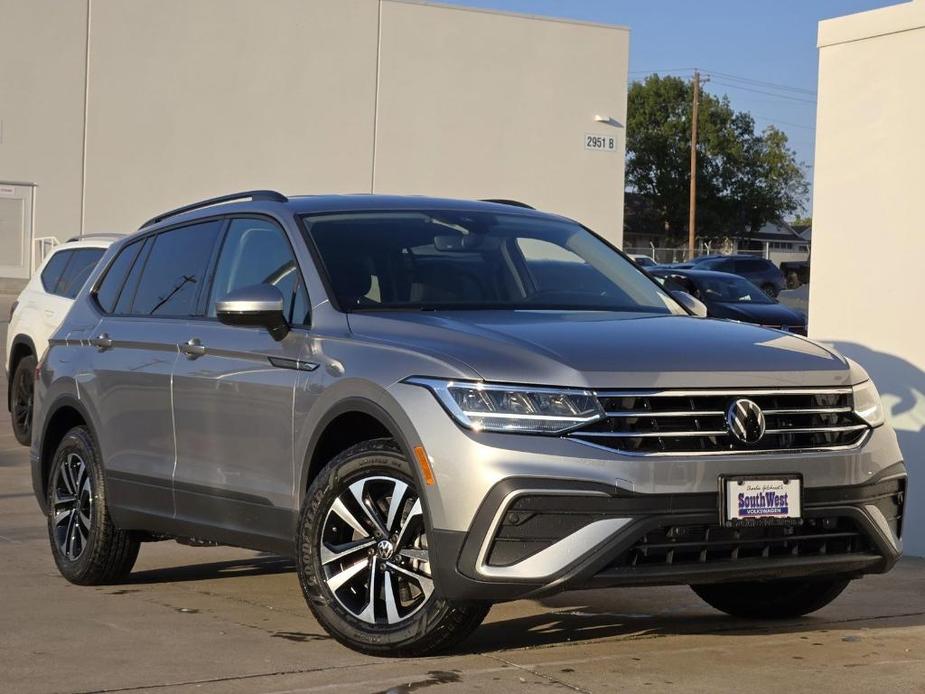 new 2024 Volkswagen Tiguan car, priced at $27,600