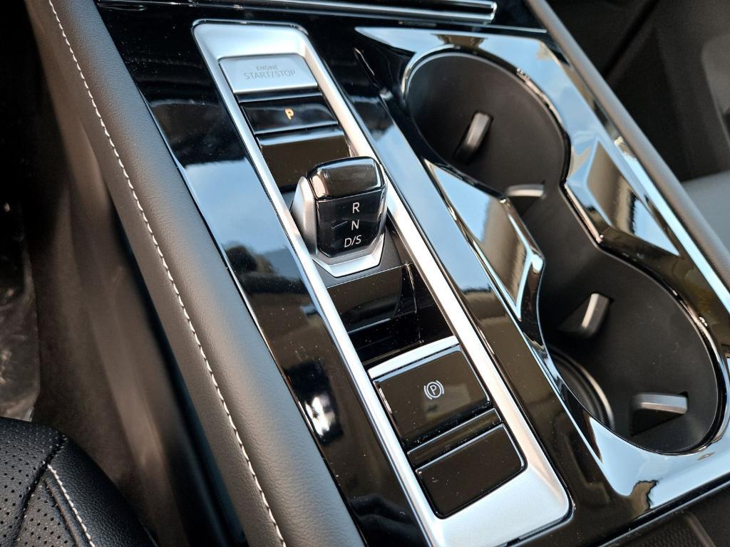 new 2025 Volkswagen Atlas car, priced at $42,131