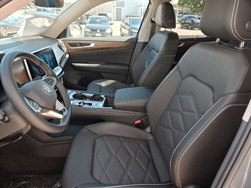 new 2025 Volkswagen Atlas car, priced at $42,131