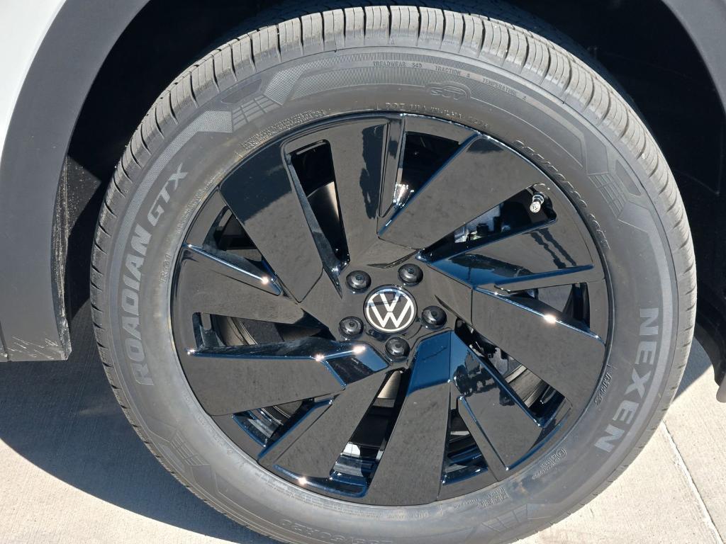 new 2026 Volkswagen Atlas car, priced at $43,767