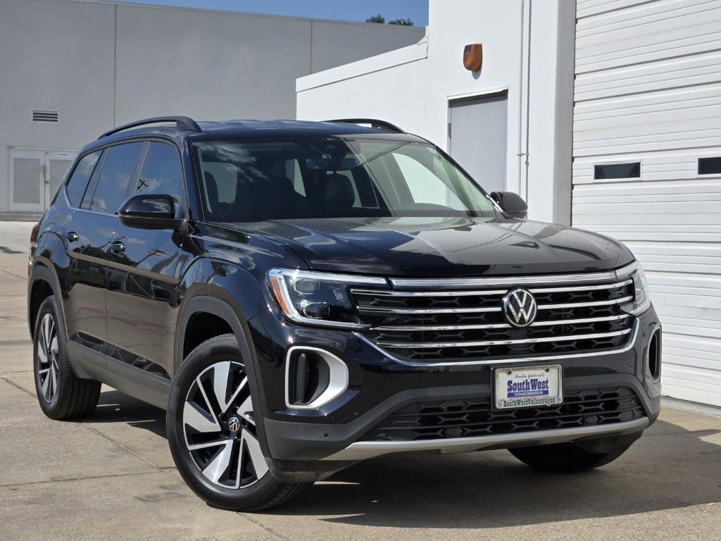 new 2024 Volkswagen Atlas car, priced at $38,354