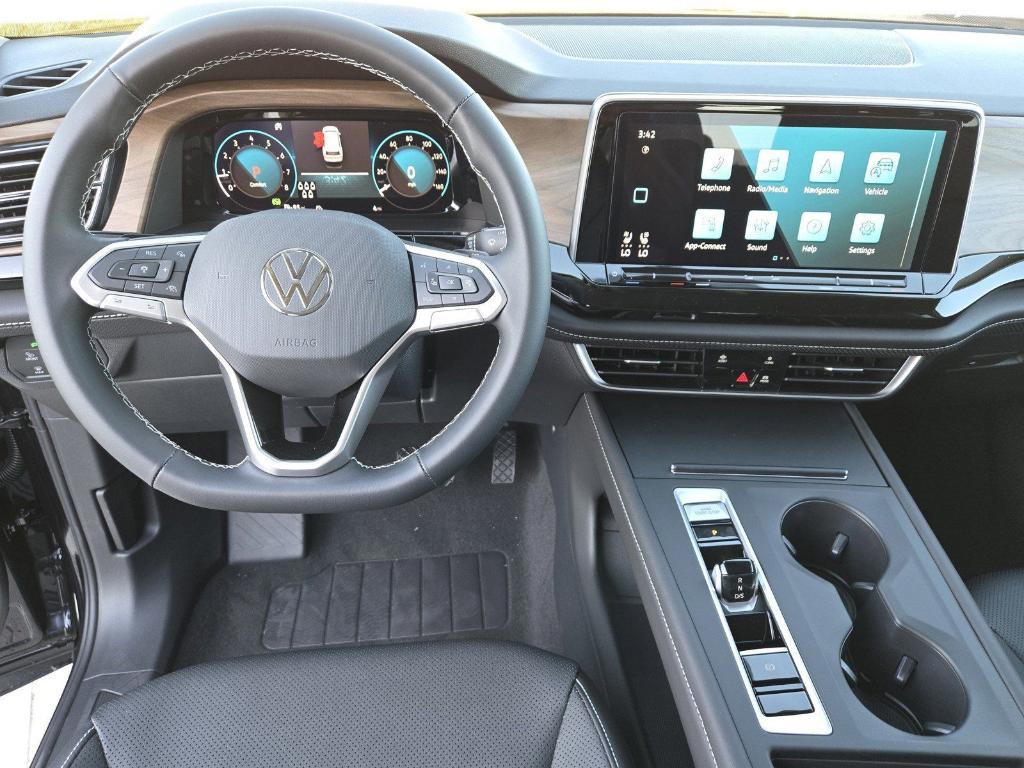 new 2025 Volkswagen Atlas car, priced at $36,760