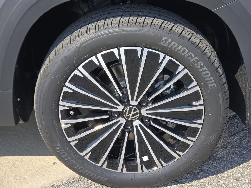 new 2025 Volkswagen Taos car, priced at $26,670