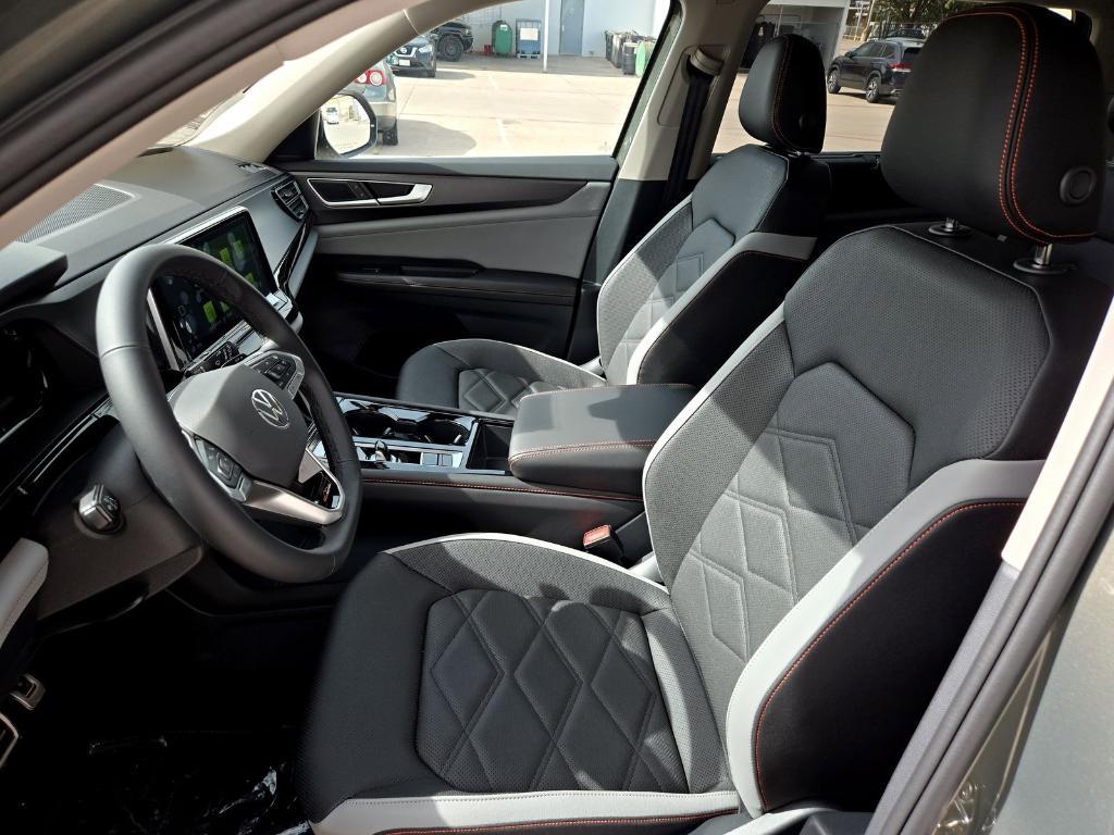 new 2025 Volkswagen Atlas car, priced at $45,251
