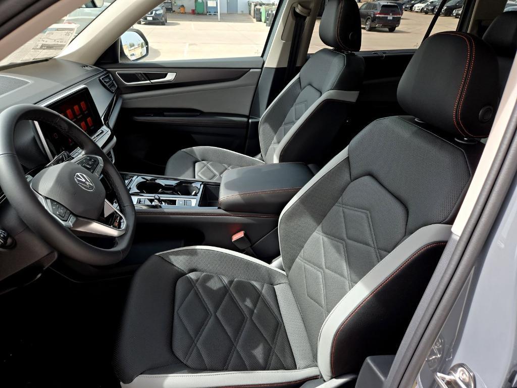 new 2025 Volkswagen Atlas car, priced at $44,463