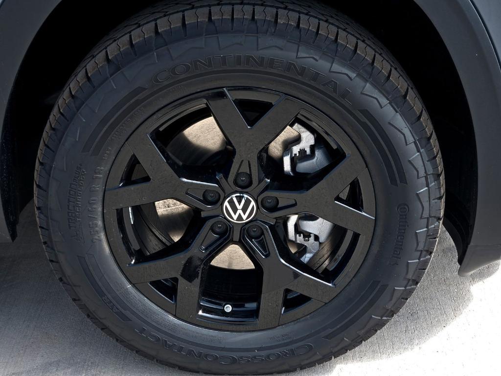 new 2025 Volkswagen Atlas car, priced at $44,463