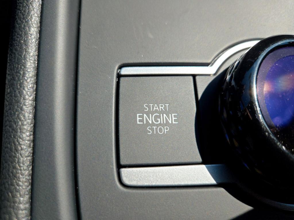 new 2025 Volkswagen Tiguan car, priced at $33,603