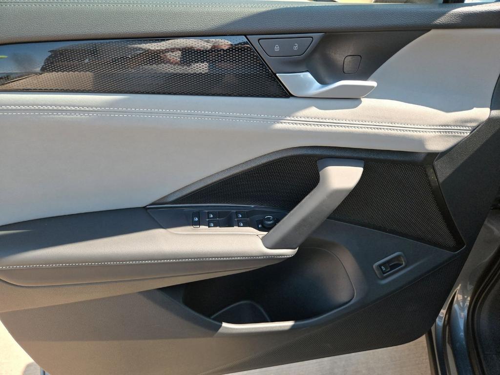 new 2025 Volkswagen Tiguan car, priced at $33,603