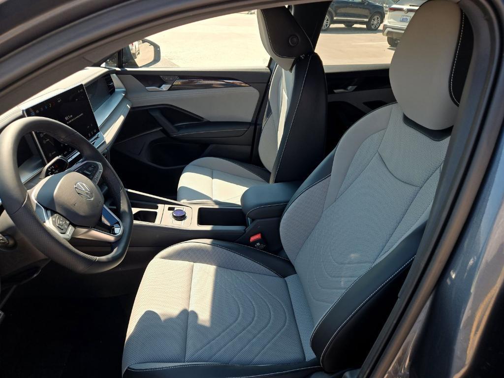 new 2025 Volkswagen Tiguan car, priced at $33,603