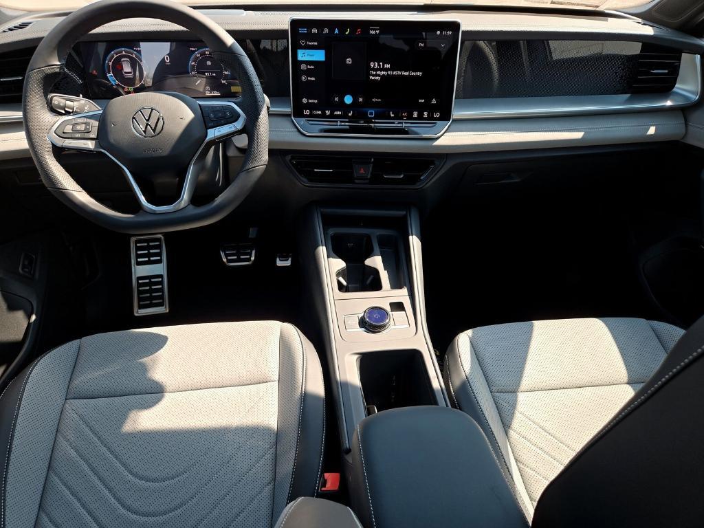 new 2025 Volkswagen Tiguan car, priced at $33,603