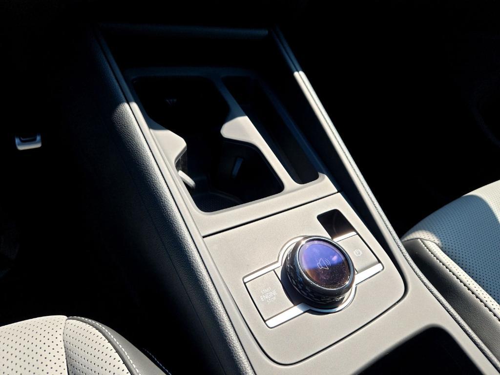 new 2025 Volkswagen Tiguan car, priced at $33,603