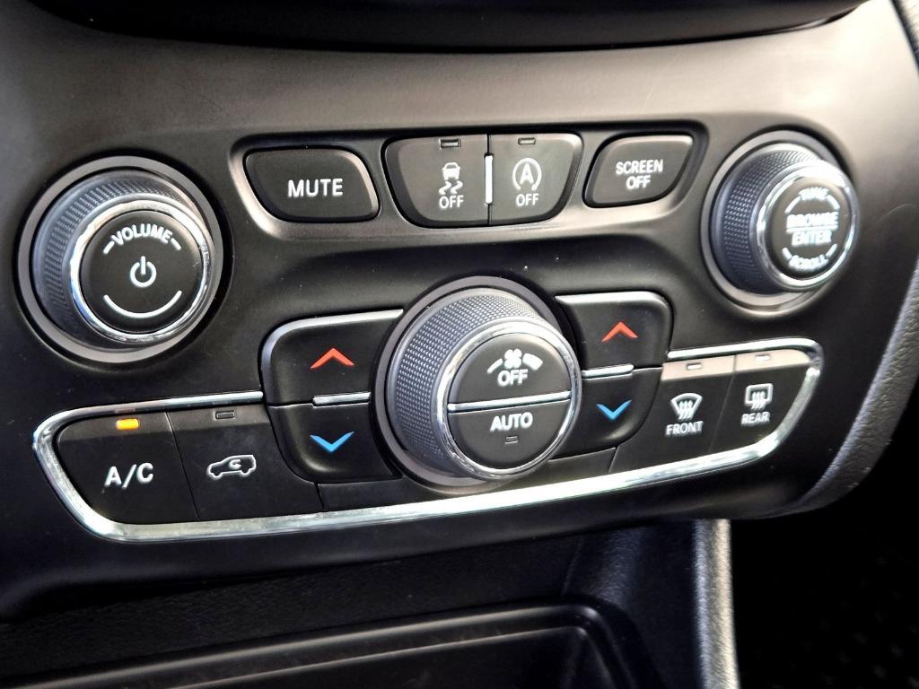 used 2020 Jeep Cherokee car, priced at $14,493