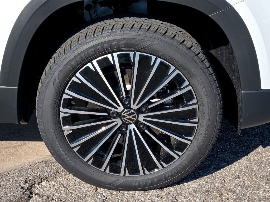 new 2025 Volkswagen Taos car, priced at $30,625