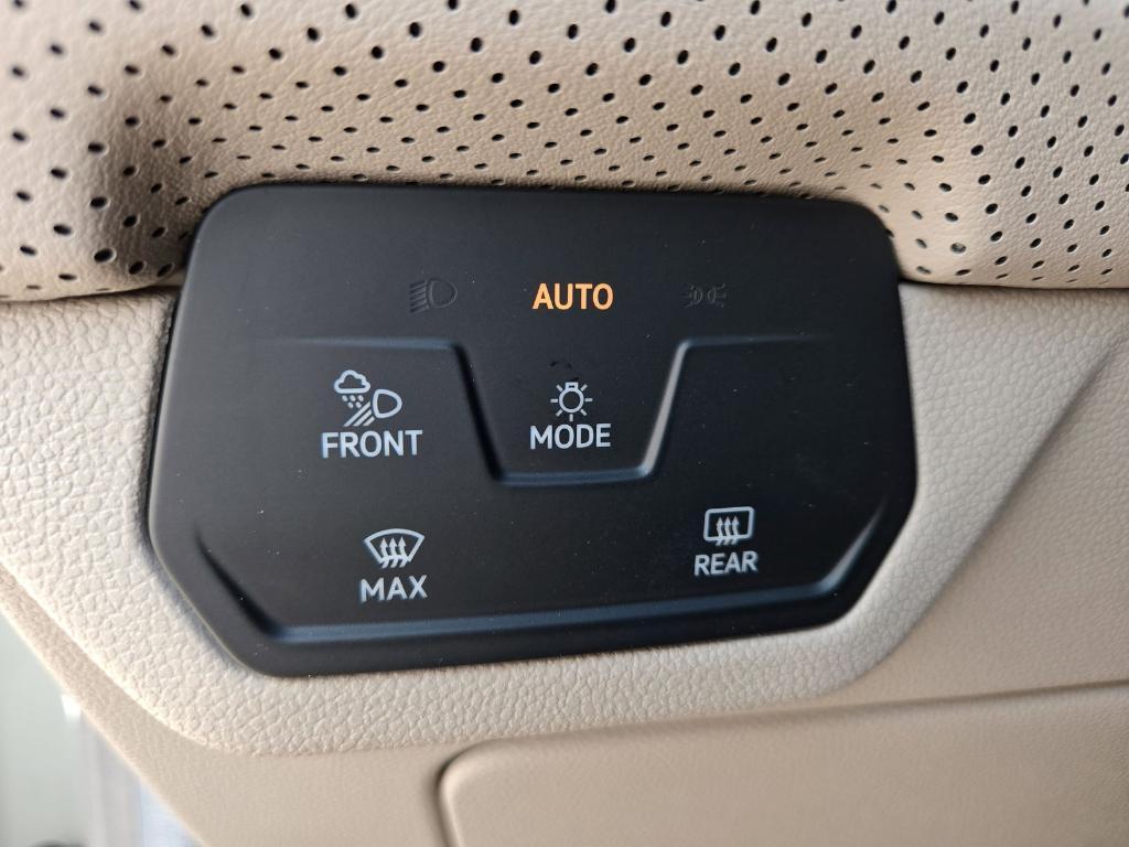 new 2025 Volkswagen Atlas car, priced at $40,044