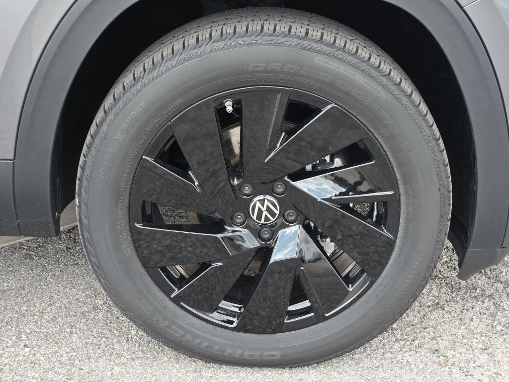 new 2025 Volkswagen Atlas Cross Sport car, priced at $42,725