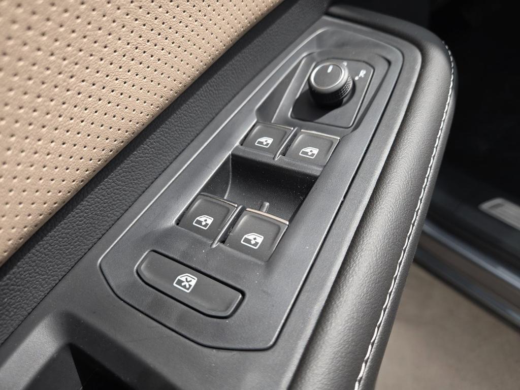 new 2025 Volkswagen Atlas Cross Sport car, priced at $42,725