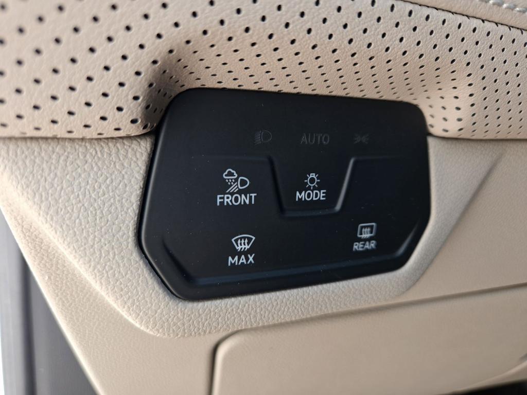 new 2025 Volkswagen Atlas car, priced at $35,722