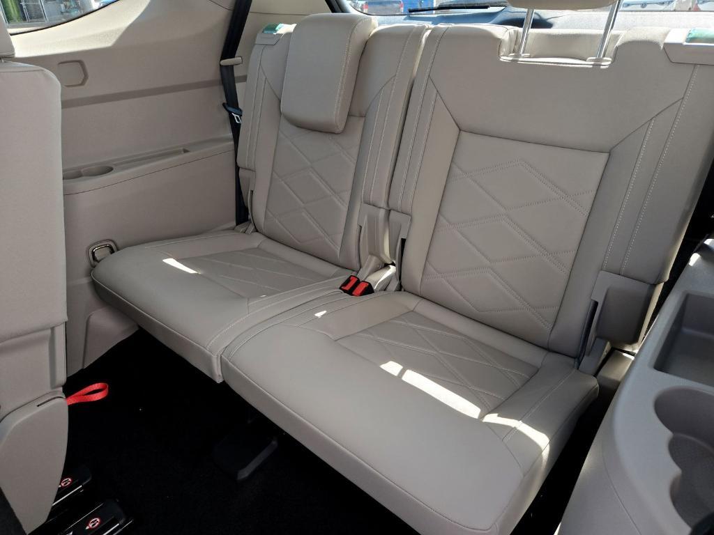new 2025 Volkswagen Atlas car, priced at $35,722