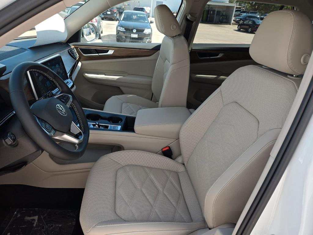 new 2025 Volkswagen Atlas car, priced at $35,722