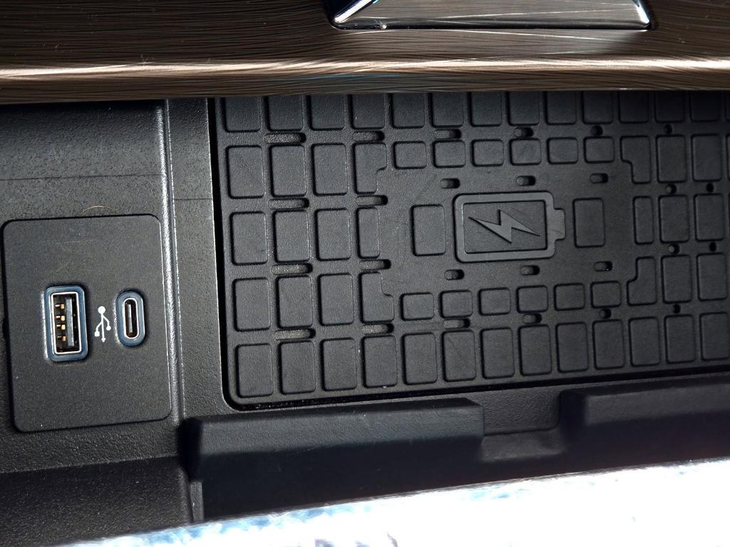 used 2023 Ford Expedition car, priced at $38,182