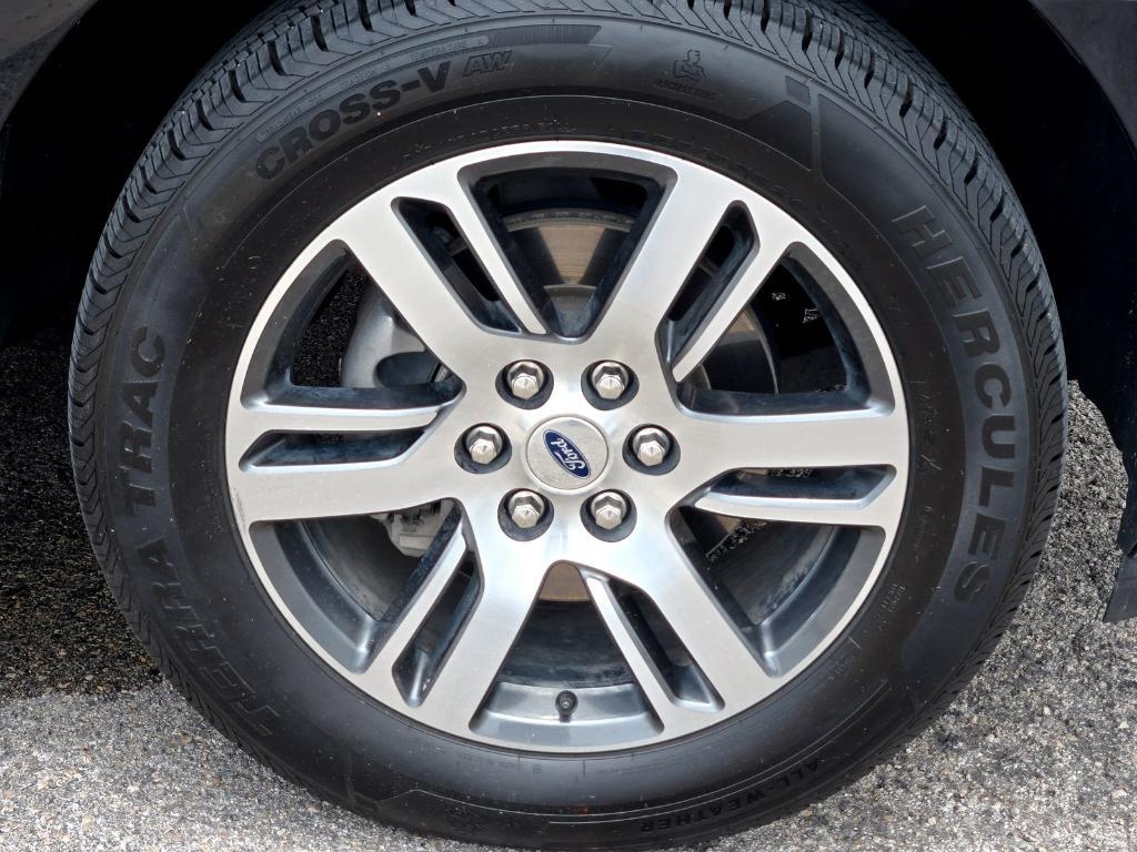 used 2023 Ford Expedition car, priced at $38,182