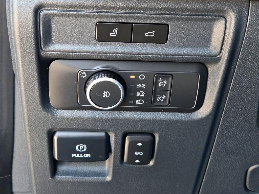 used 2023 Ford Expedition car, priced at $38,182