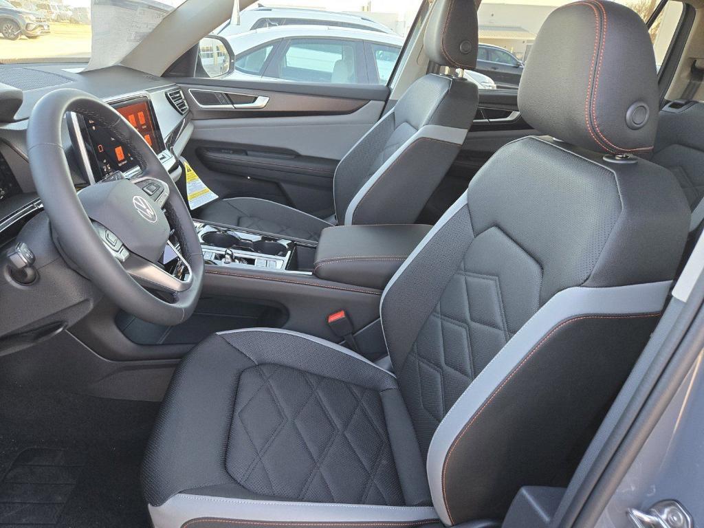new 2025 Volkswagen Atlas car, priced at $45,810