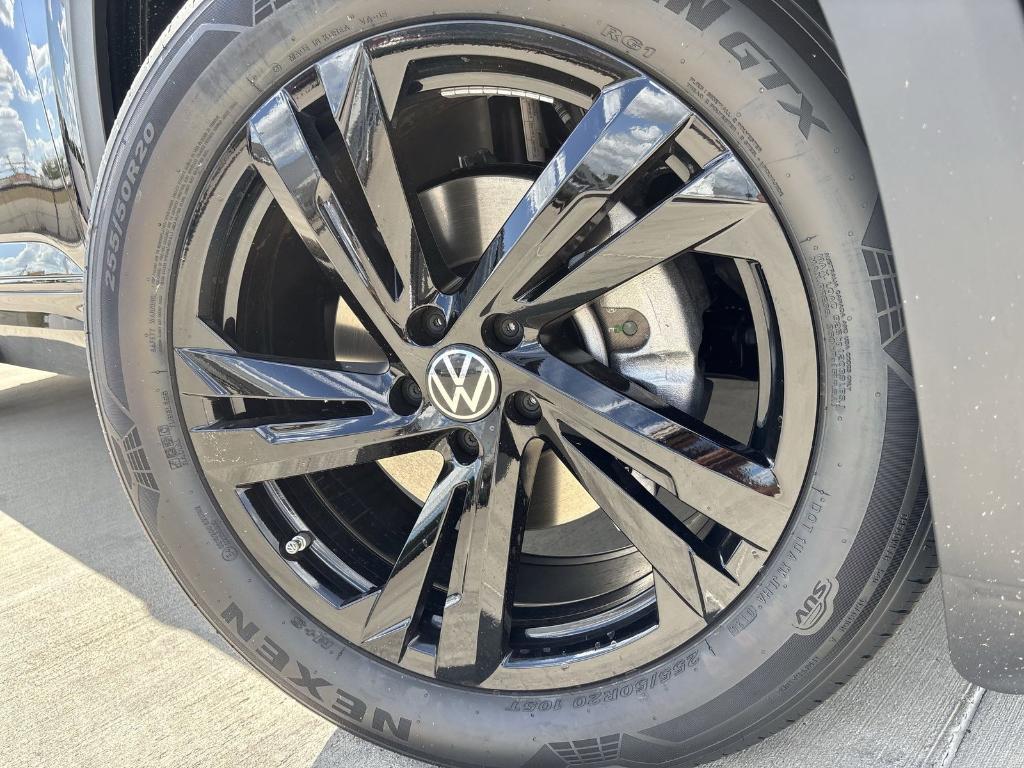 new 2025 Volkswagen Atlas Cross Sport car, priced at $47,953
