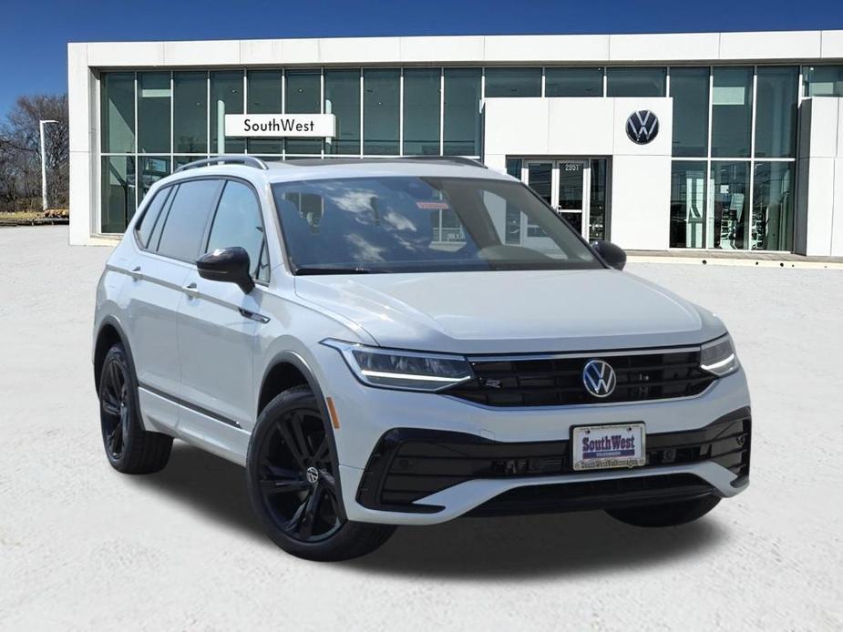 new 2024 Volkswagen Tiguan car, priced at $33,706