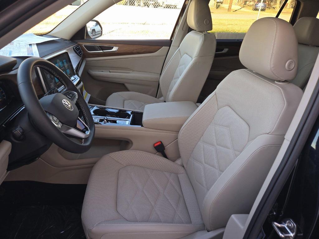 new 2025 Volkswagen Atlas car, priced at $43,325