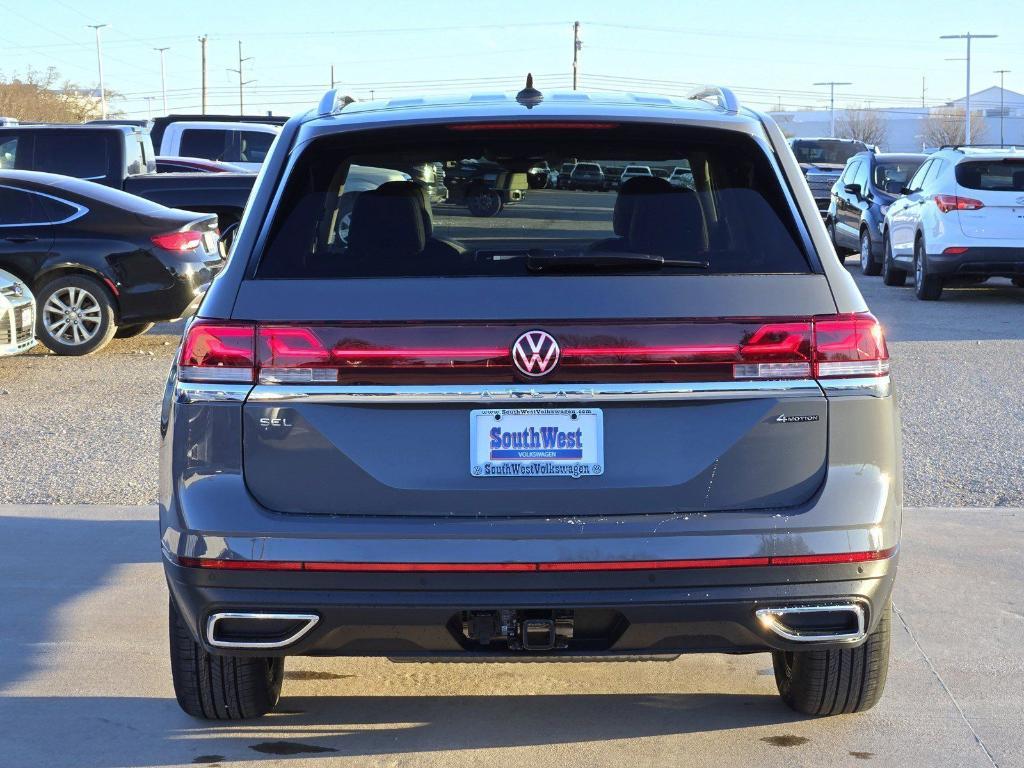 new 2025 Volkswagen Atlas car, priced at $48,076