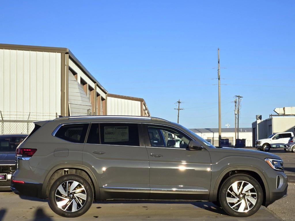 new 2025 Volkswagen Atlas car, priced at $48,076