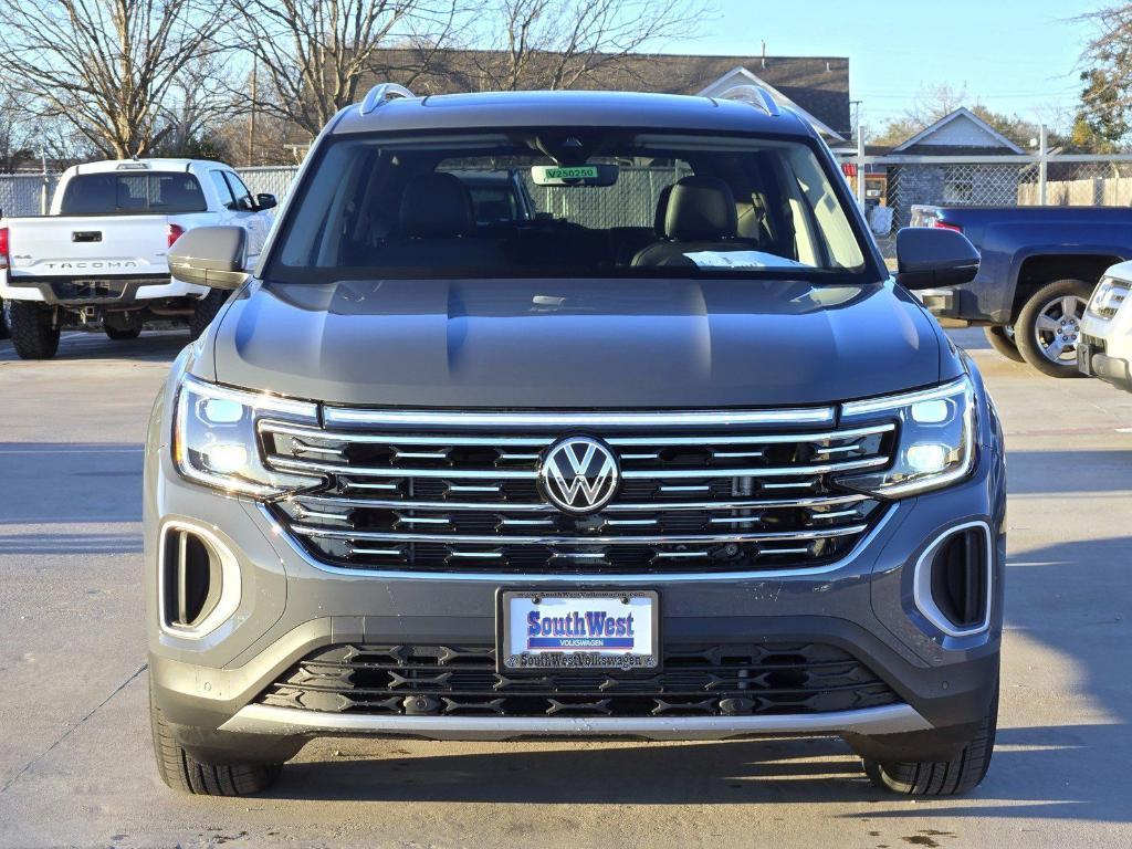 new 2025 Volkswagen Atlas car, priced at $48,076