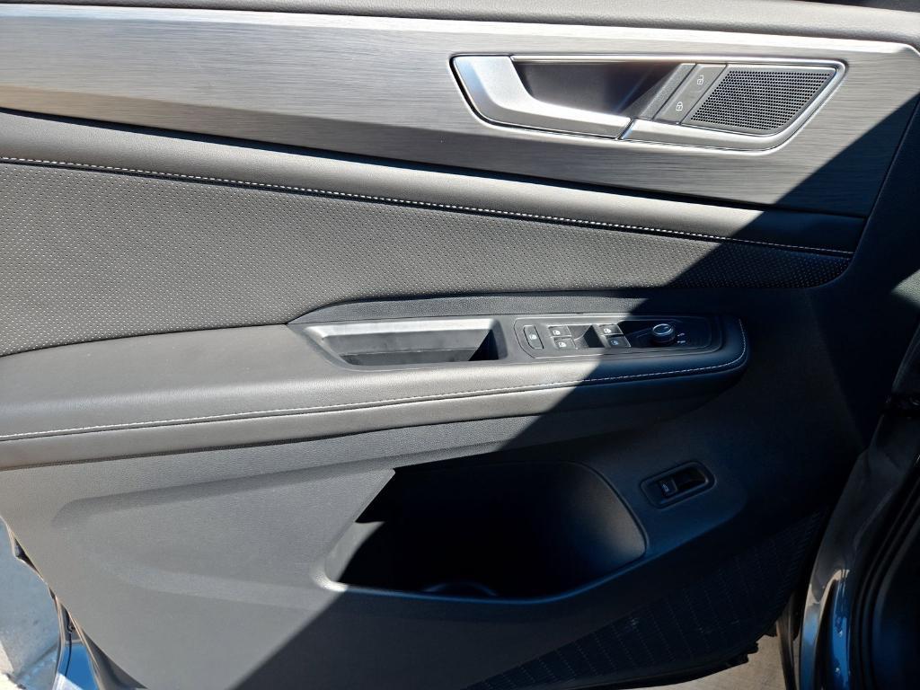 new 2025 Volkswagen Atlas Cross Sport car, priced at $37,488