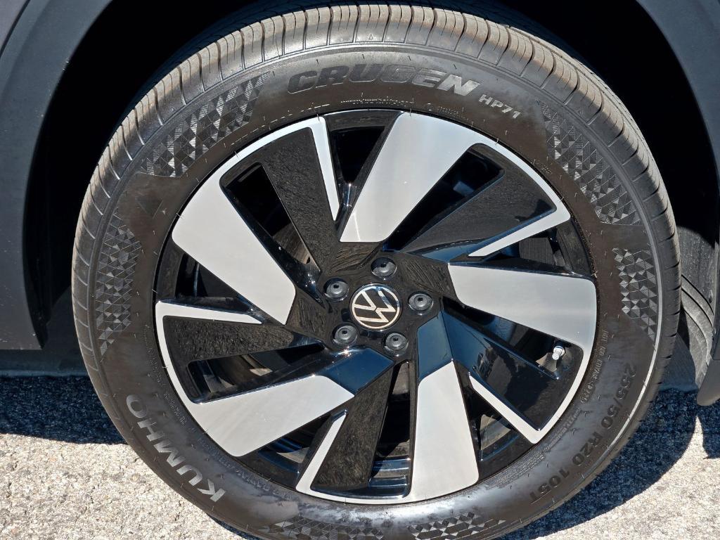 new 2025 Volkswagen Atlas Cross Sport car, priced at $37,488