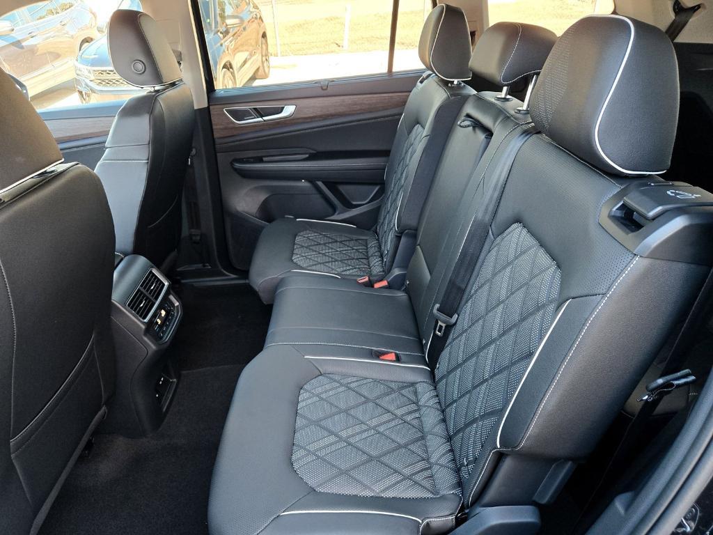 new 2026 Volkswagen Atlas car, priced at $57,136