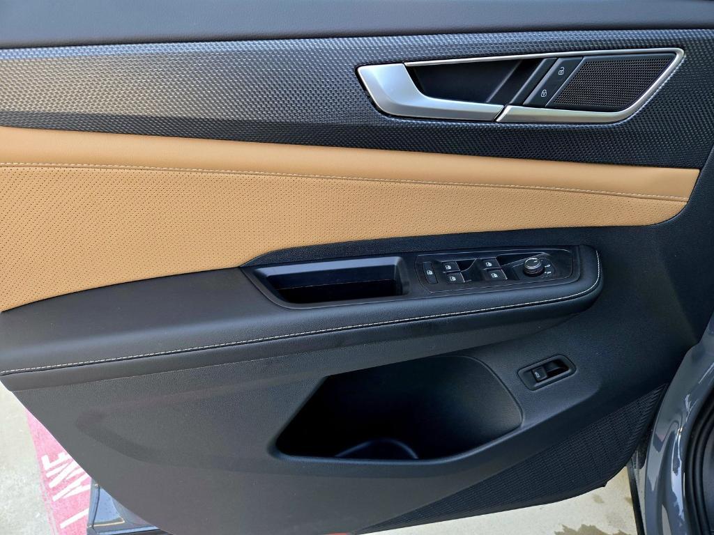 new 2025 Volkswagen Atlas Cross Sport car, priced at $48,890