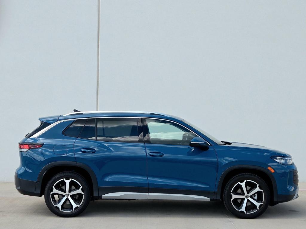new 2025 Volkswagen Tiguan car, priced at $32,689