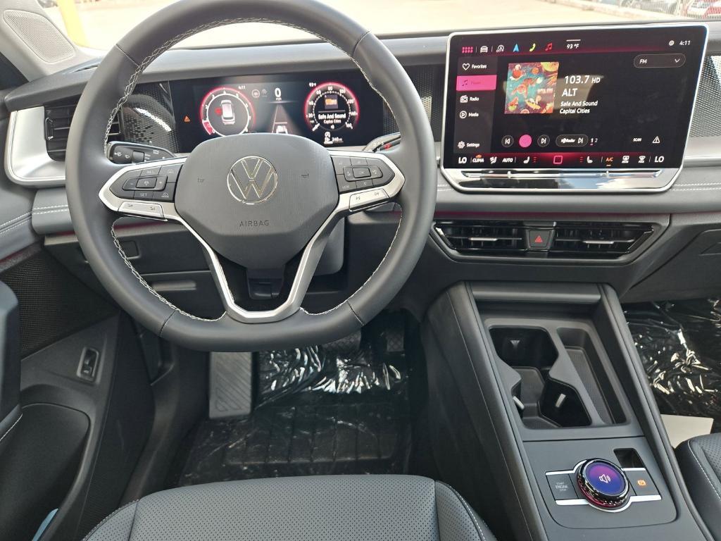 new 2025 Volkswagen Tiguan car, priced at $32,689