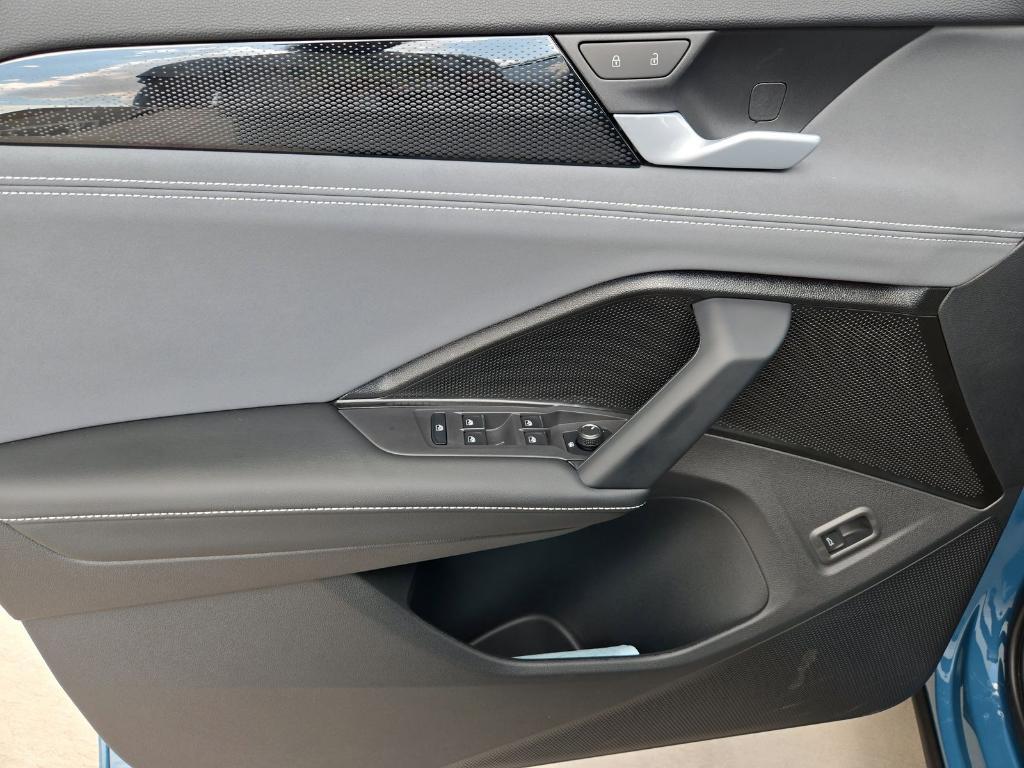 new 2025 Volkswagen Tiguan car, priced at $32,689