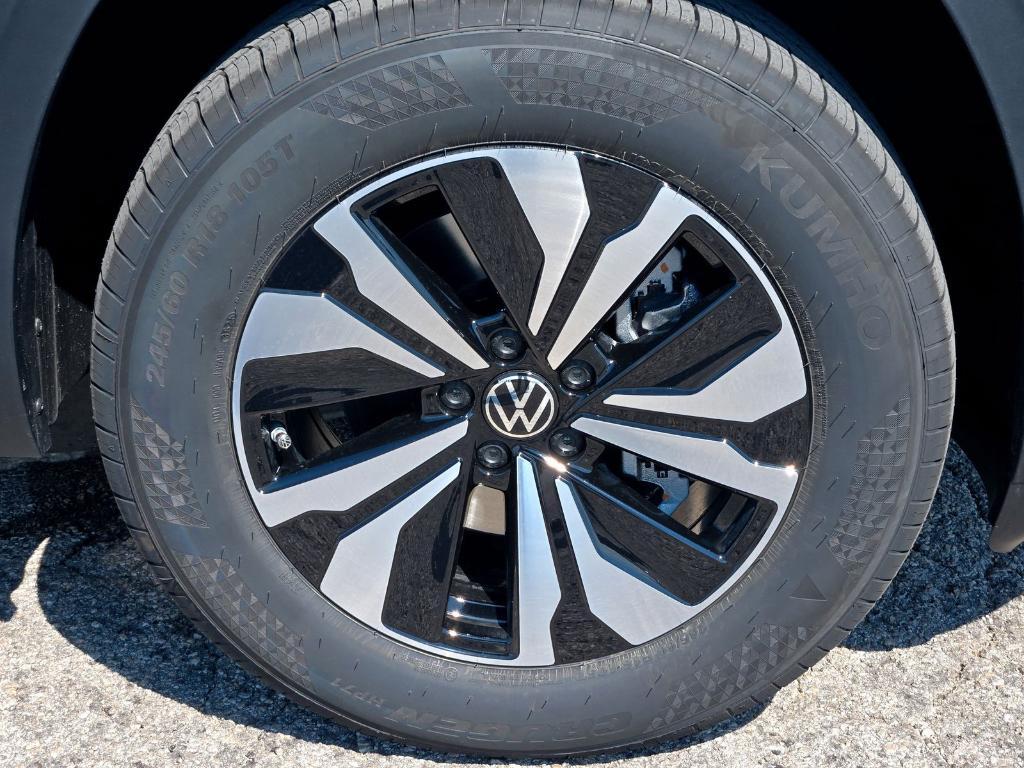 new 2026 Volkswagen Atlas car, priced at $41,386